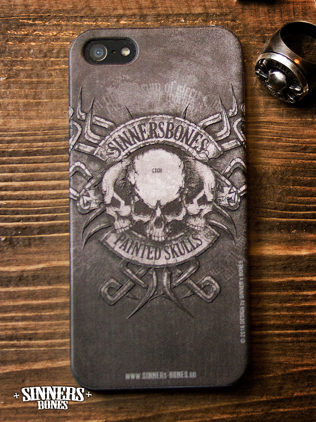 Case for iPhone "Painted Skulls"